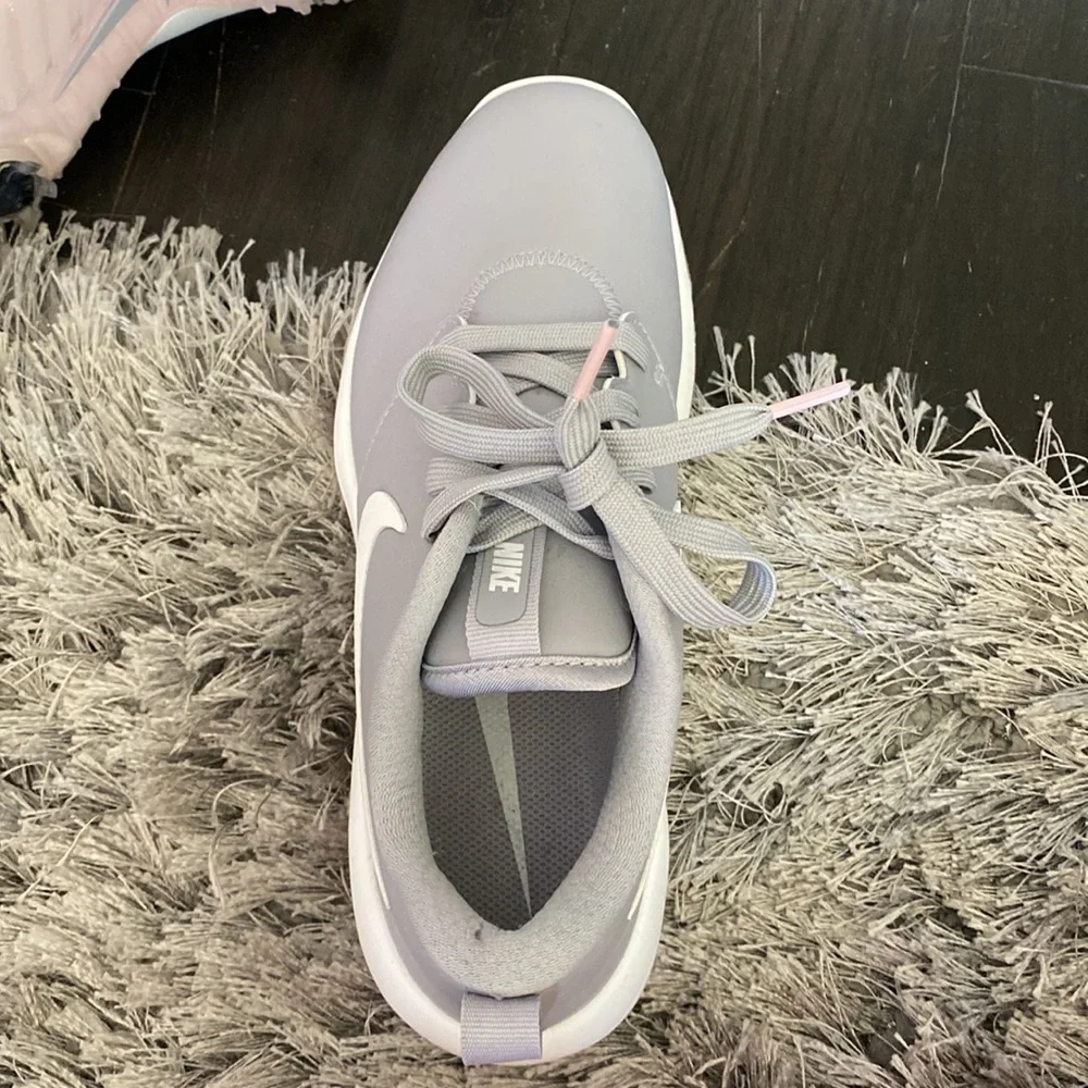 Nike Women's Light Gray and White Athletic Golf Shoes